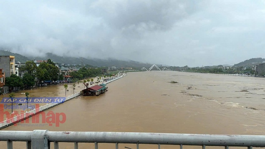 Nước hạ dần, Lào Cai chật vật khắc phục hậu quả sau mưa lũ