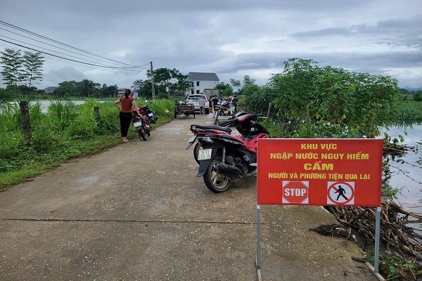 Thanh Hóa: Nước sông dâng cao, hàng trăm hộ dân ven sông Bưởi bị cô lập