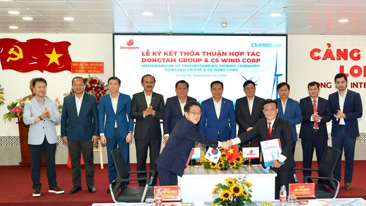 Dongtam Group ký hợp tác với CS Wind Corp xây nhà máy thiết bị điện gió