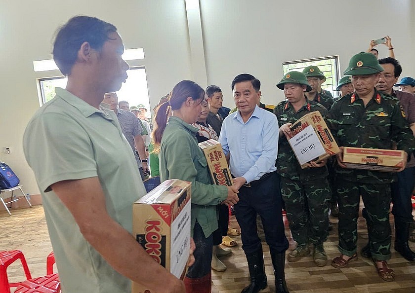 Làng Nủ tan hoang sau sạt lở, Chủ nhiệm Ủy ban Kiểm tra TƯ Trần Cẩm Tú tới hiện trường