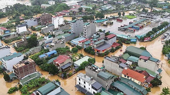 CLB Doanh nhân họ Nguyễn Việt Nam tặng quà tại tỉnh Bắc Giang