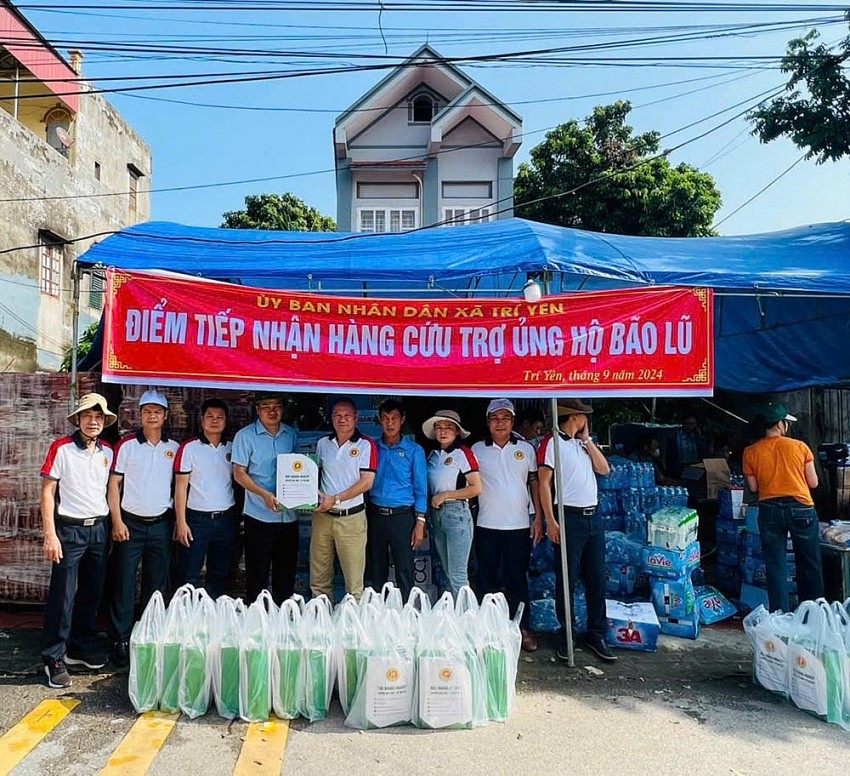 Hà Nội: Hội Doanh nghiệp huyện Gia Lâm trao quà xã Trí Yên, Yên Dũng, Bắc Giang