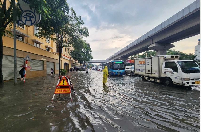 Thành phố Hà Nội hỗ trợ người nộp thuế bị thiệt hại do bão số 3