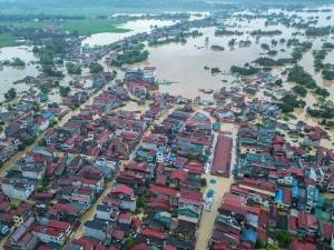 Gần 1.100 tỷ đồng ủng hộ đồng bào bị bão lũ