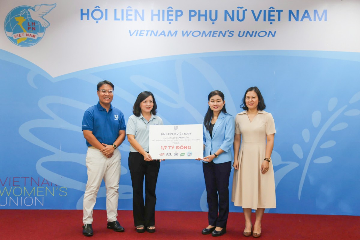 Unilever đồng hành cùng người dân miền Bắc khắc phục hậu quả cơn bão số 3