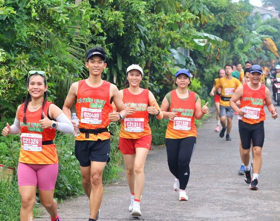 Thưởng thức món ngon sau giật giải Marathon Đất sen hồng Đồng Tháp 2024 - Cúp Masterise Homes