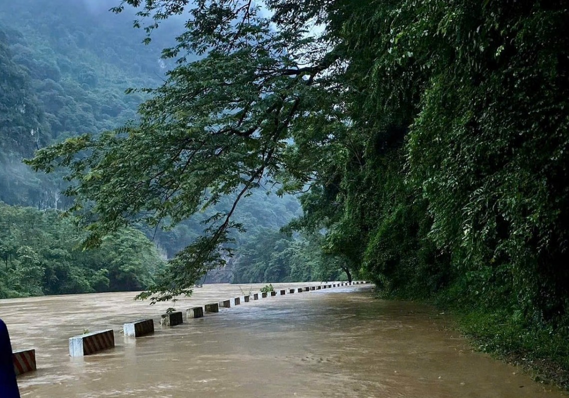 Thanh Hoá: Huyện vùng cao biên giới Mường Lát bị cô lập do ngập lụt