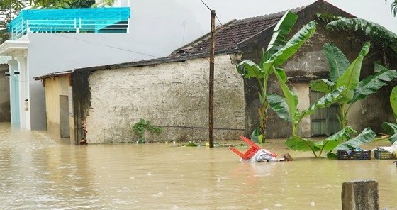 Thanh Hóa: Mưa lũ diễn biến phức tạp, sơ tán hàng nghìn hộ dân khỏi vùng có nguy cơ