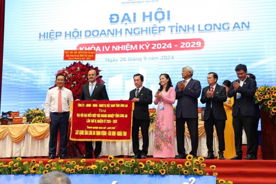 Bí thư Tỉnh ủy tỉnh Long An: Doanh nhân, doanh nghiệp cần phải có phương châm “3 phải - 3 dám - 3 tăng”