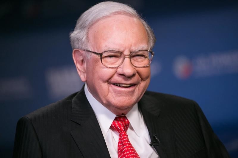 Warren Buffett chỉ ra cách chi tiêu gây cản trở việc tích lũy tài sản