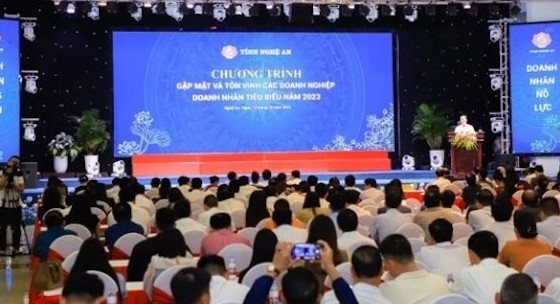 Nghệ An yêu cầu tổ chức “Chương trình tôn vinh doanh nghiệp, doanh nhân tiêu biểu năm 2024” trang trọng, có sức lan toả mạnh mẽ