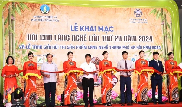 Cắt băng Khai mạc, Hội chợ làng nghề, lần thứ 20, OCOP, sản phẩm làng nghề