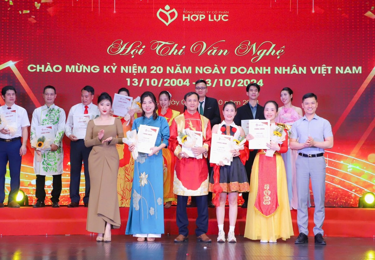 Sôi nổi các hoạt động kỷ niệm ngày Doanh nhân Việt Nam tại Tổng Công ty CP Hợp Lực