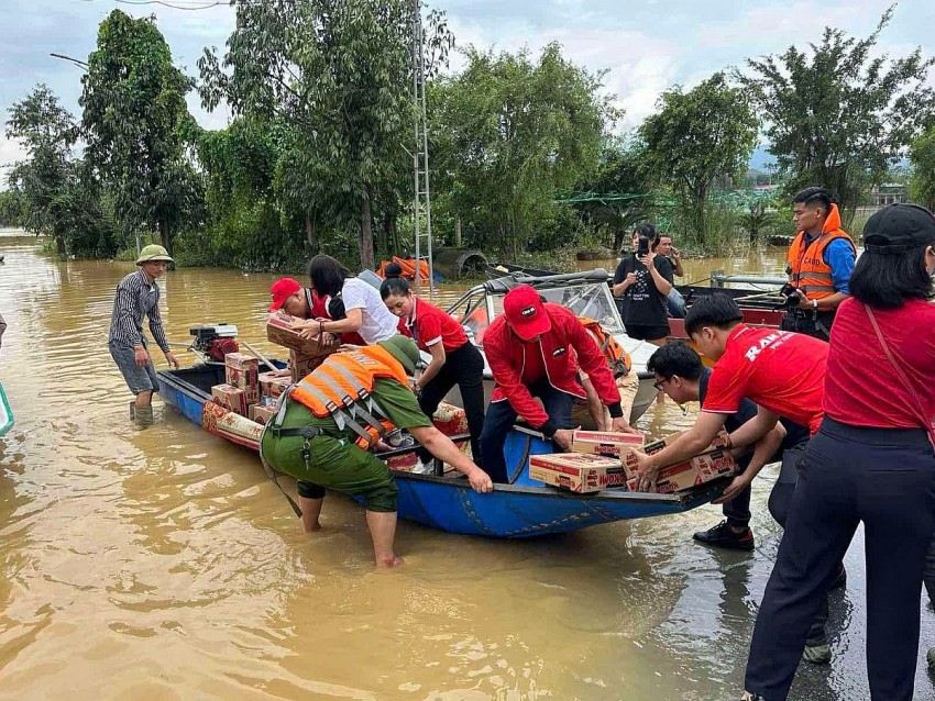 Nhân viên Tập đoàn Masan tham gia các chương trình cứu trợ.jpg