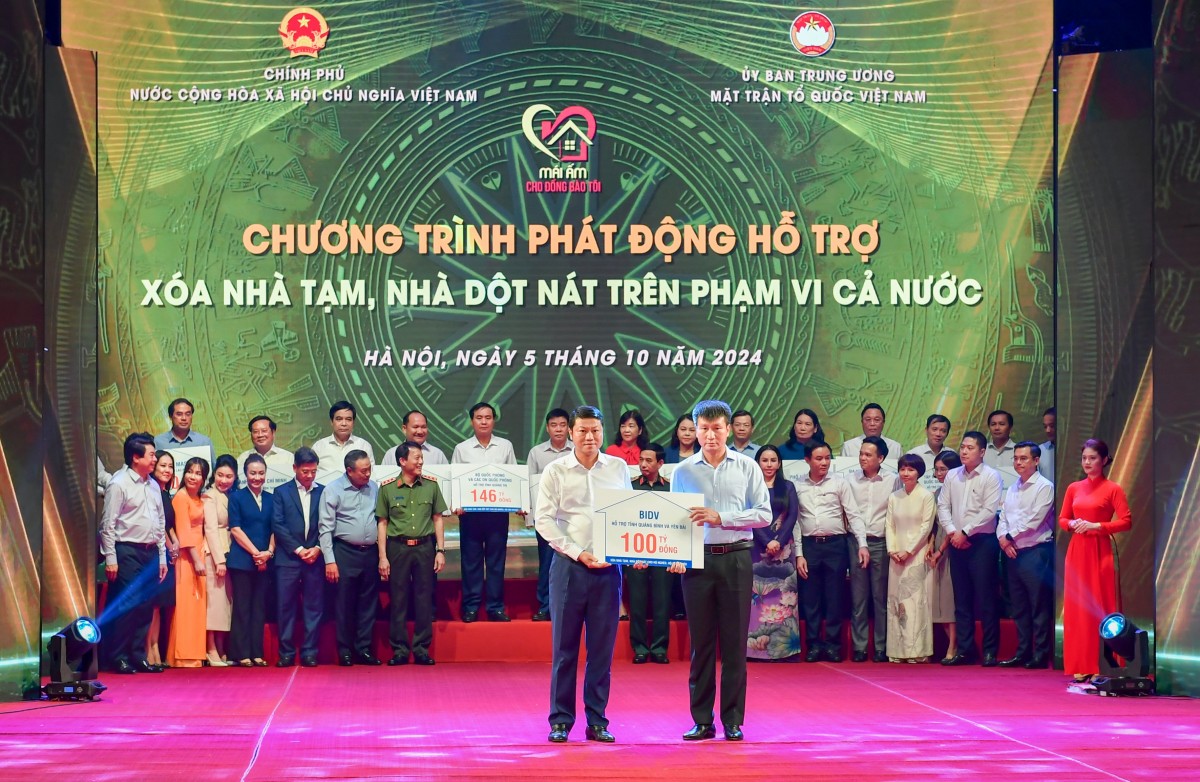 BIDV ủng hộ 100 tỷ đồng chung tay xóa nhà tạm, nhà dột nát