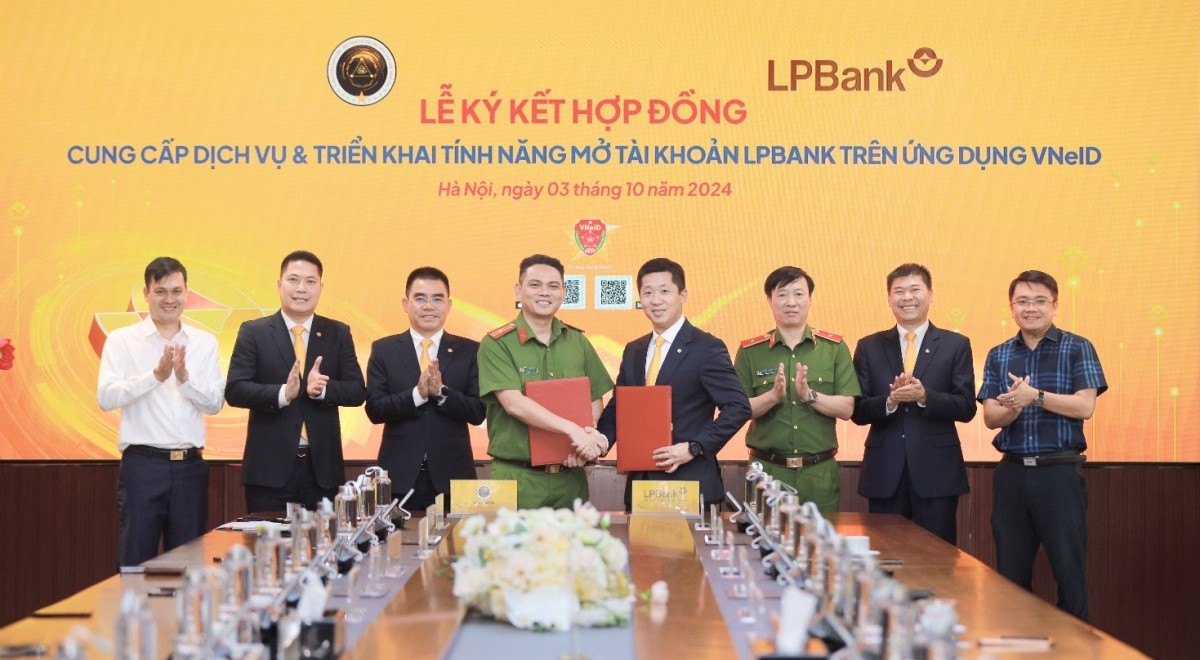 LPBank là một trong những ngân hàng đầu tiên triển khai dịch vụ mở tài khoản thanh toán trực tuyến trên VNeID