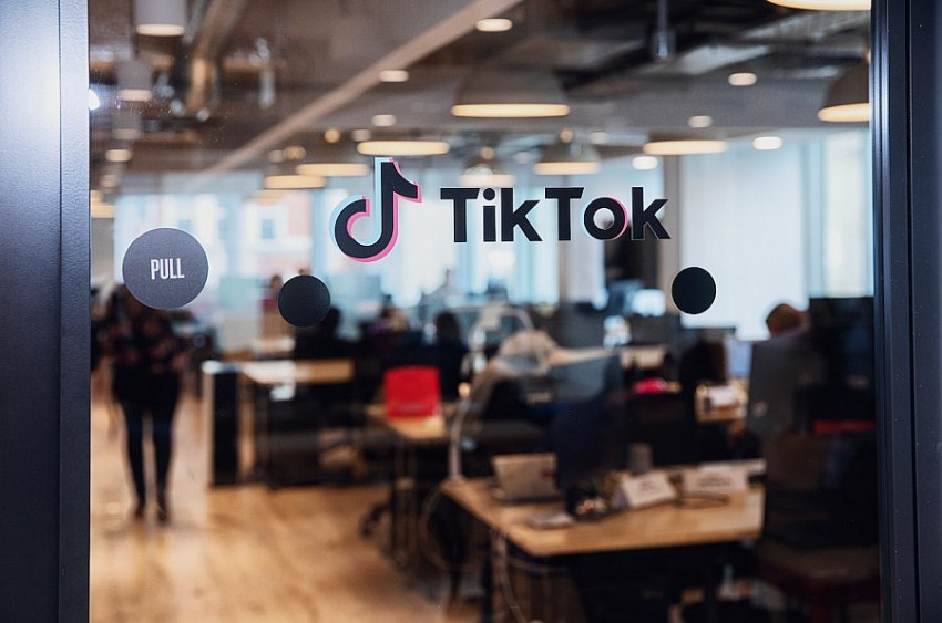 TikTok cắt giảm hàng trăm nhân sự kiểm duyệt, tăng cường sử dụng AI để thay thế