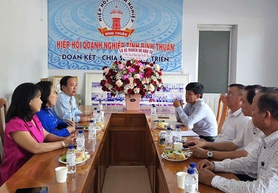 Lãnh đạo Sở Kế hoạch và Đầu tư Bình Thuận chúc mừng Ngày Doanh nhân Việt Nam