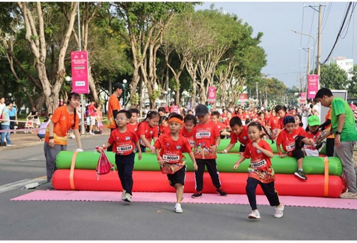 Ấn tượng với 10.000 vận động viên tham gia Giải Marathon Đất Sen hồng – Đồng Tháp 2024 Cúp Masterise Homes