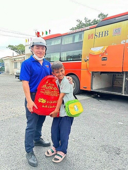 Chi đoàn Công ty TNHHMTV XSKT Sóc Trăng với nhiều hoạt động nhân văn