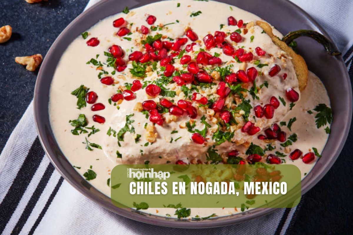 Mexico: Chiles En Nogada