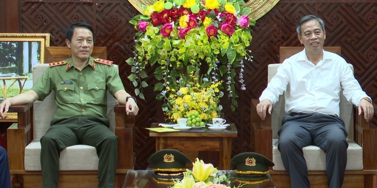 Bộ trưởng Bộ Công an Lương Tam Quang thăm Công an Quảng Trị