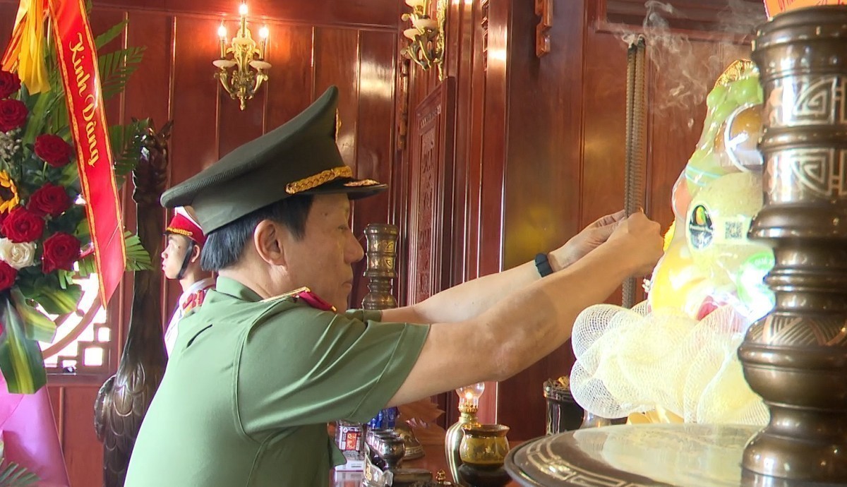 Bộ trưởng Bộ Công an Lương Tam Quang thăm Công an Quảng Trị