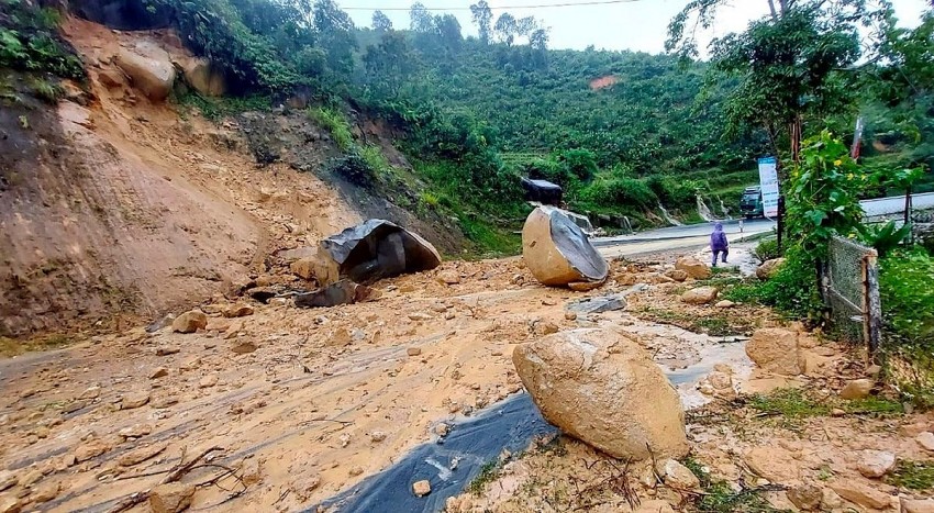 Lào Cai tiếp tục cảnh báo nguy cơ lũ quét và sạt lở đất