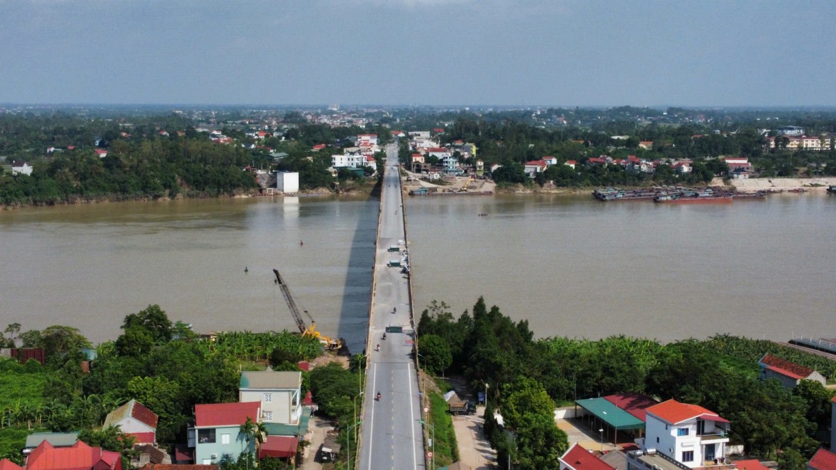 Phú Thọ: Điều chỉnh phân luồng, tổ chức giao thông qua cầu Trung Hà