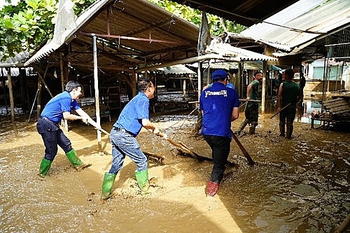 Vinamilk hỗ trợ người dân khắc phục hậu quả sau bão lũ, khôi phục cuộc sống