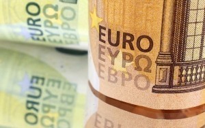 Đồng Euro có thể giảm giá 10% dưới chính sách thuế của ông Trump