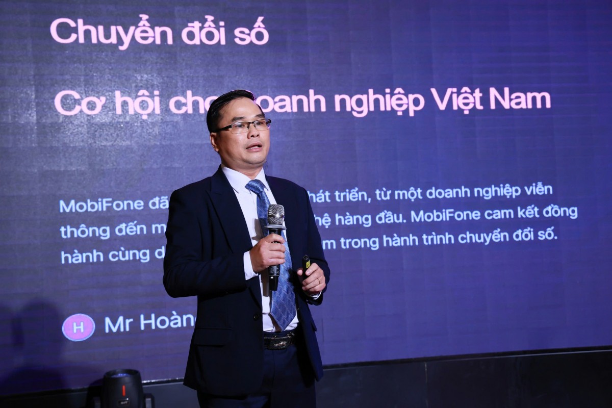 Ông Hoàng Kim, Giám đốc Khối Khách hàng Doanh nghiệp MobiFone TP.HCM chia sẻ tại hội thảo