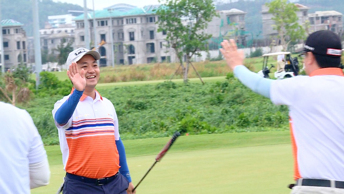 Giải golf VINASME Championship Cúp SHB 2024: Các doanh nhân thăng hoa cùng những cú swing đẳng cấp