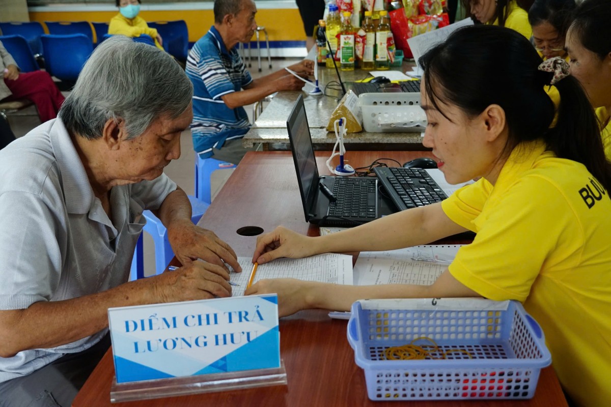 Bưu điện TP. Hồ Chí Minh tổ chức chi trả tại các Bưu cục của Bưu điện Trung tâm/Huyện