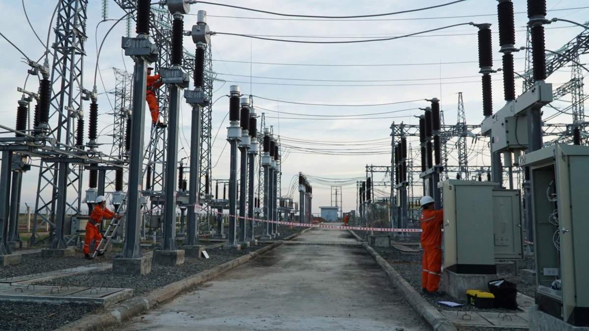 Hai ngăn lộ ra 110kV Trạm biến áp 220kV Vĩnh Hảo, tỉnh Bình Thuận đã đóng điện thành công