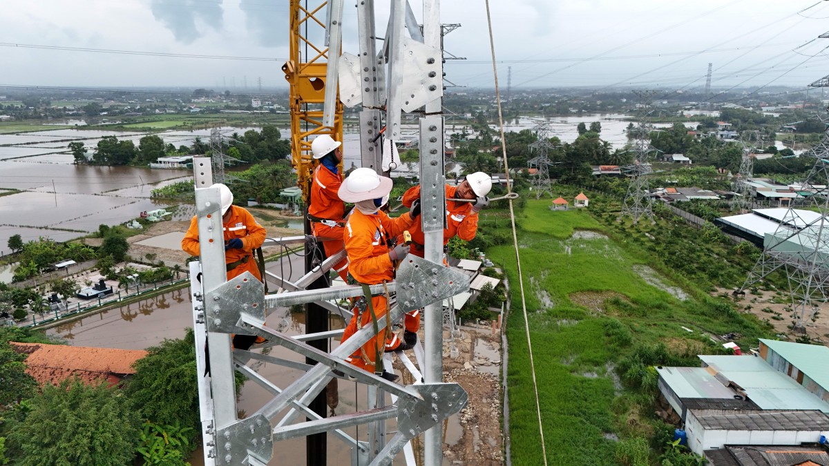 Thi công nước rút chuẩn bị hoàn thành, đóng điện công trình Các lộ ra 110kV Trạm 220kV Bến Lức, tỉnh Long An