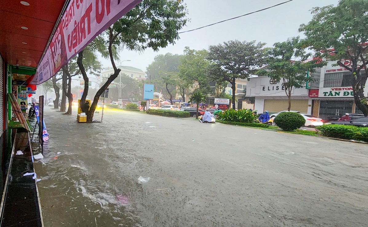 Quảng Trị: Mưa lớn gây ngập cục bộ trên địa bàn TP. Đông Hà