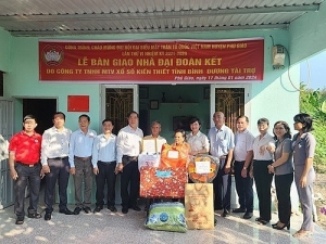 Công ty TNHH MTV XSKT Bình Dương giao 13 căn nhà Đại đoàn kết cho các hộ nghèo, hộ khó khăn