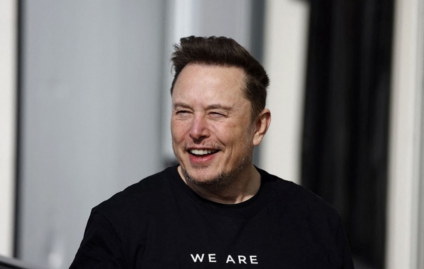 Elon Musk chia sẻ về tham vọng ra mắt điện thoại Tesla