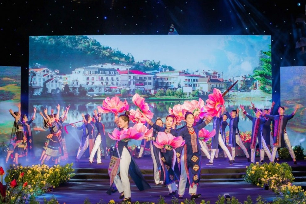 Tôn vinh bản sắc văn hoá tại Festival Thổ cẩm Lào Cai 2024