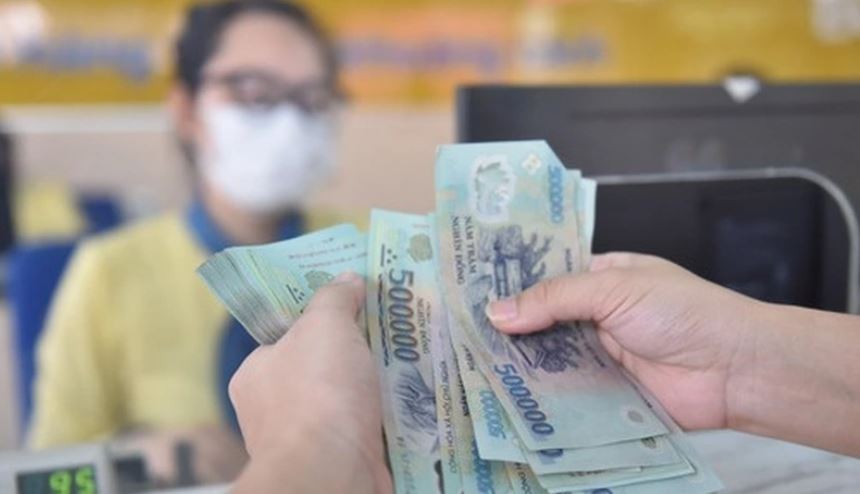 Lãi suất ngân hàng ngày 15/8/2025: Gửi 100 triệu, nhận lãi suất tới 6,7%