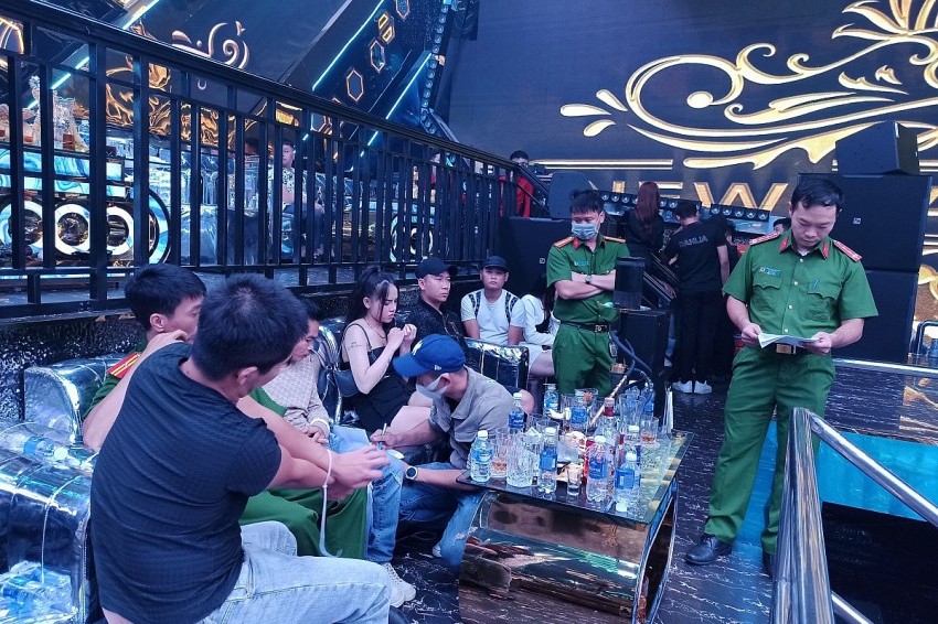 Thêm điều kiện để cơ sở karaoke, quán bar hoạt động