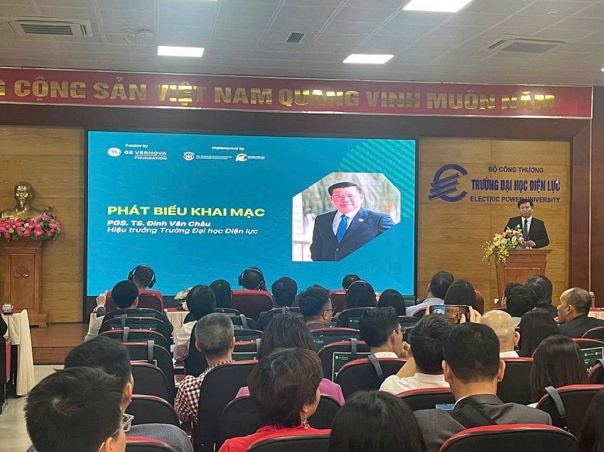 Hiệu trưởng Trường Đại học Điện lực Đinh Văn Châu phát biểu tại hội thảo công bố Dự án RENEW Skills