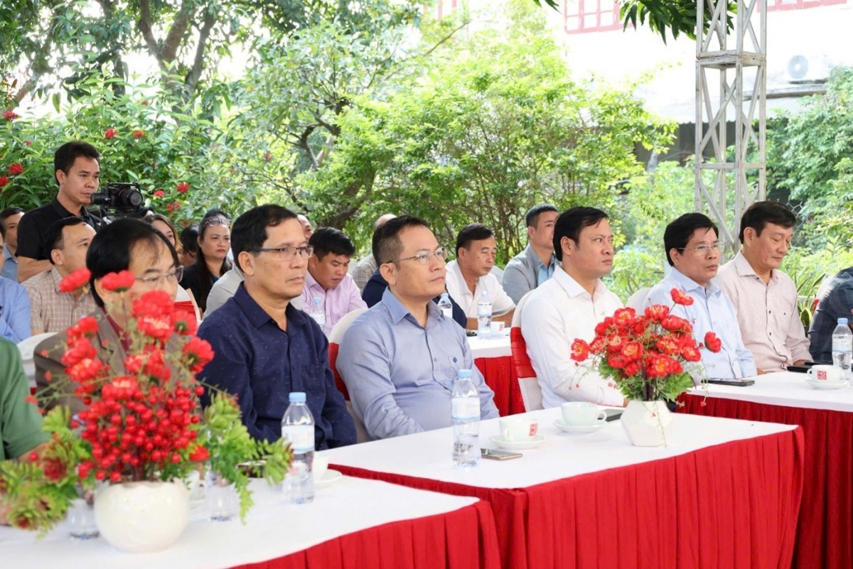 Đại diện Sở Y tế Nghệ An cùng các đại biểu tham dự diễn tập.