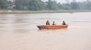 Phú Thọ: Tìm thấy thi thể nữ sinh thứ 2 trong vụ 5 học sinh mất tích trên sông Hồng