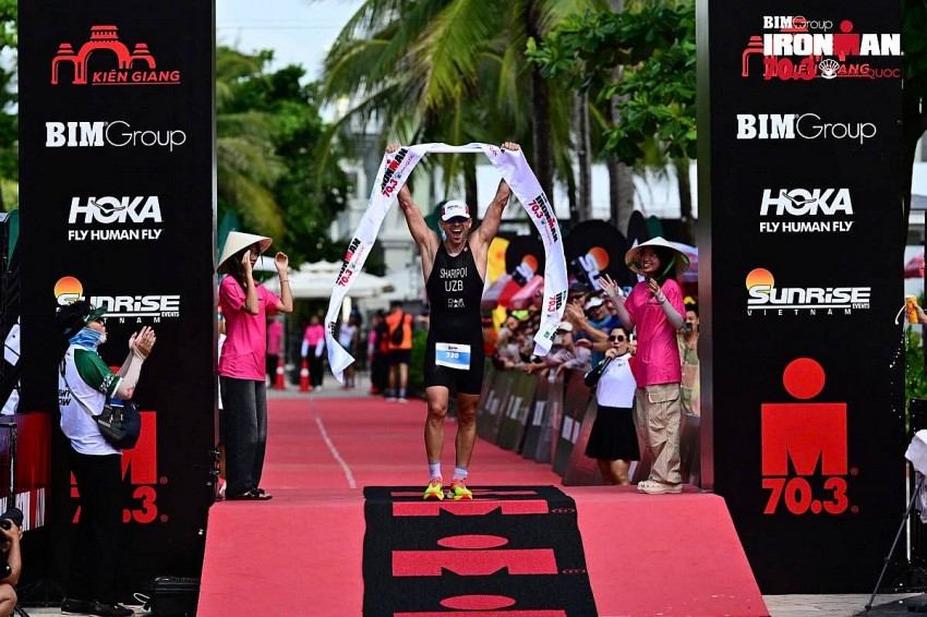 BIM Group IRONMAN 70.3 Phú Quốc 2024 khép lại với kỉ lục mới của 2 nhà vô địch BIM Group IRONMAN 70.3 Phú Quốc 2024 khép lại với kỉ lục mới của 2 nhà vô địch