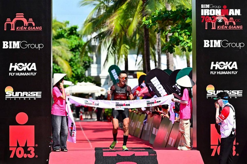 BIM Group IRONMAN 70.3 Phú Quốc 2024 khép lại với kỉ lục mới của 2 nhà vô địch BIM Group IRONMAN 70.3 Phú Quốc 2024 khép lại với kỉ lục mới của 2 nhà vô địch