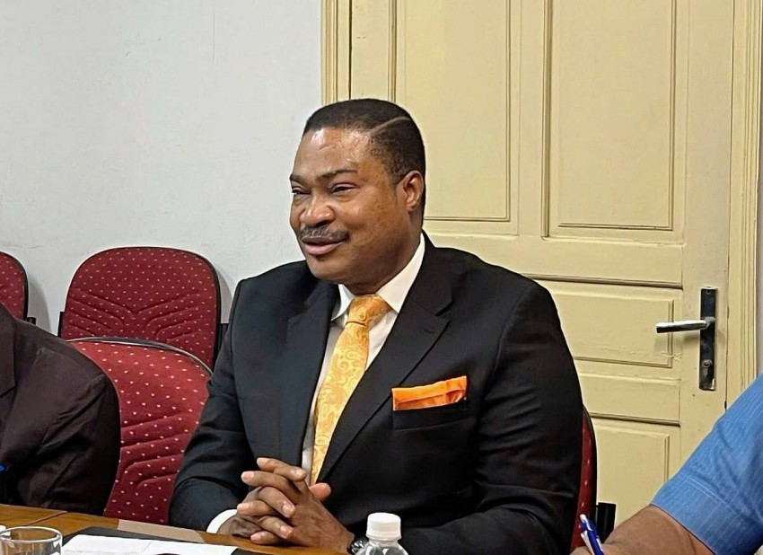  Đại sứ Bolaji Akinremi Alde - Vụ trưởng Vụ Thương mại và Đầu tư, Bộ Ngoại giao Nigeria