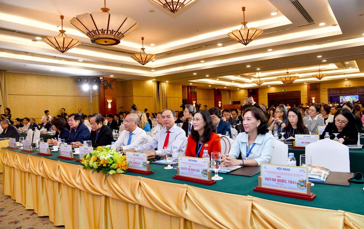 Đại biểu tham dự hội nghị.