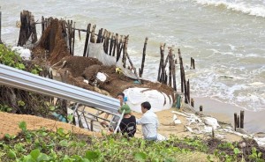 Bờ biển Hội An, tỉnh Quảng Nam sạt lở nghiêm trọng